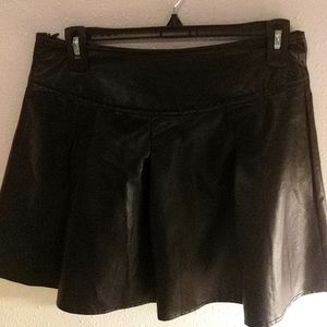 leather skirt